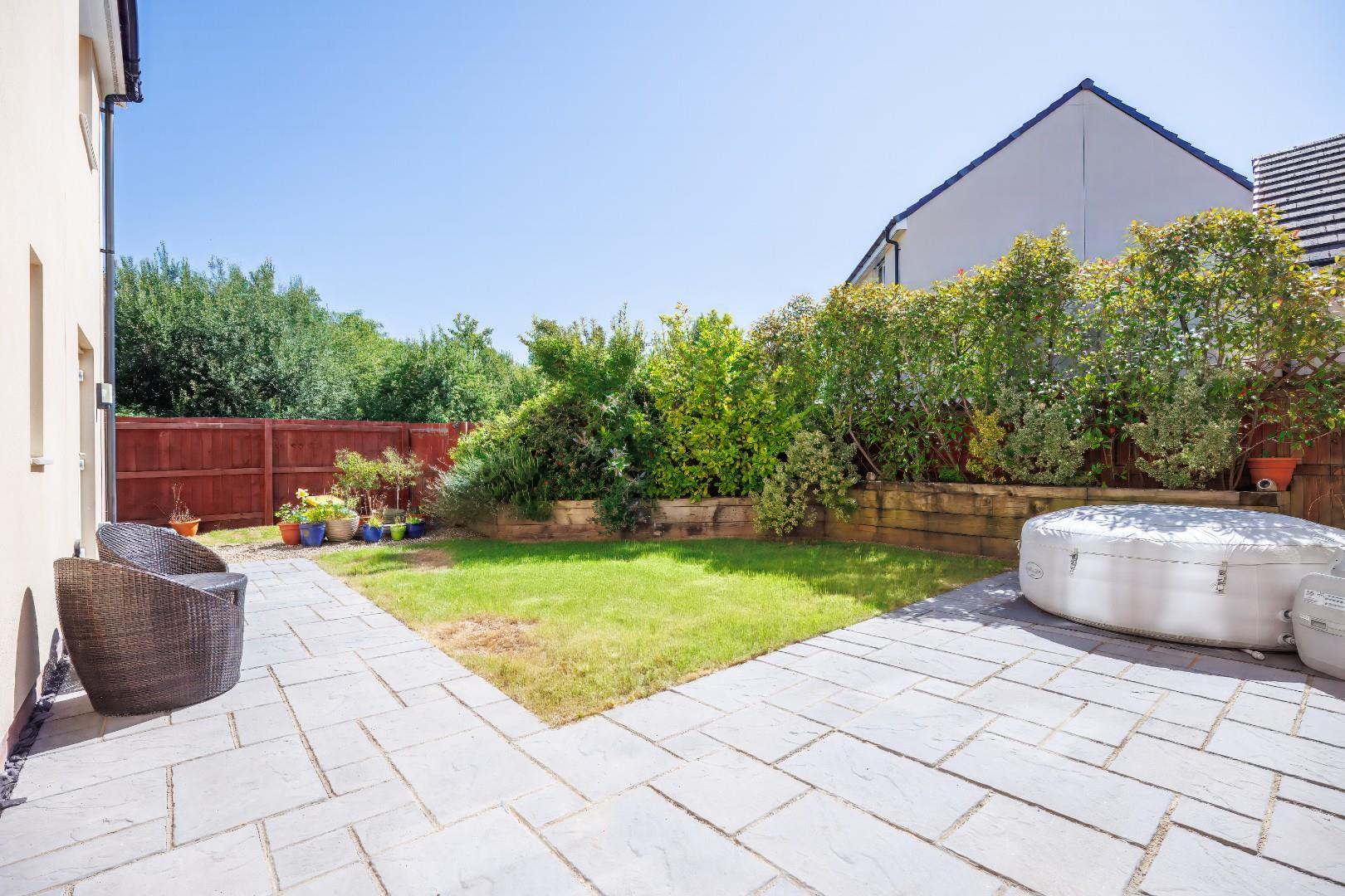 1 Lantern Close, Llanharan, Pontyclun, CF72 9ZB